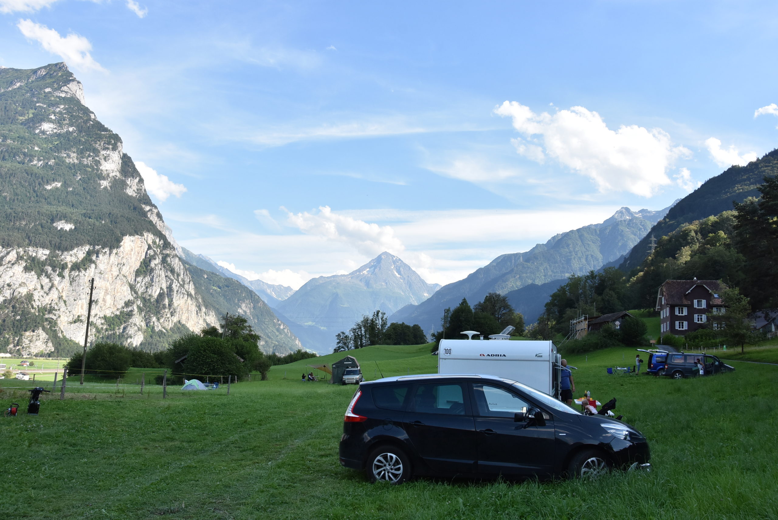 Temporärer Campingplatz in Attinghausen. (Foto: Melissa Siegfried)